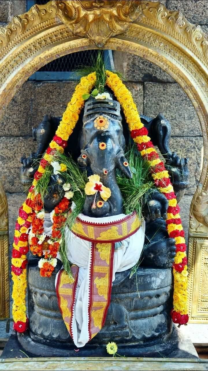Sacred offering and prasadam — Ganesha temple rituals